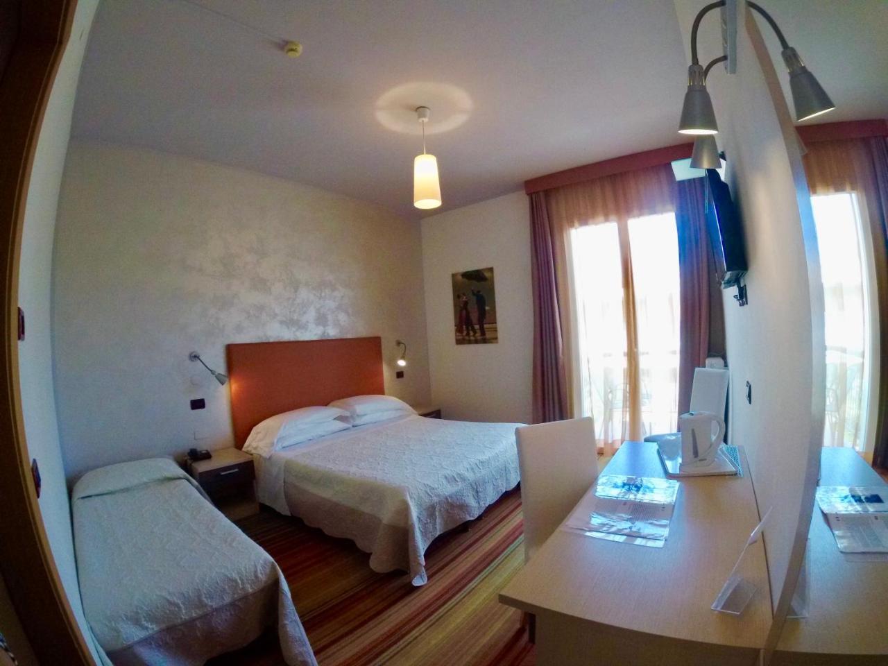 Hotel Suisse Sirmione Luaran gambar