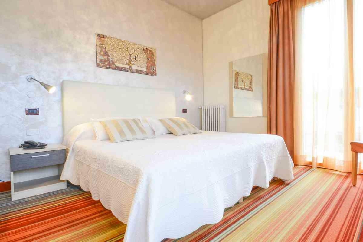 Hotel Suisse Sirmione Luaran gambar