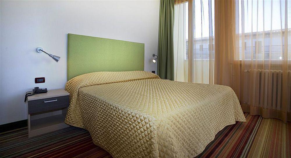 Hotel Suisse Sirmione Luaran gambar